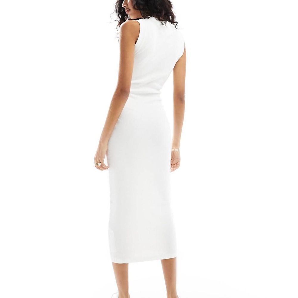 Dress - Picture 3 of 4
